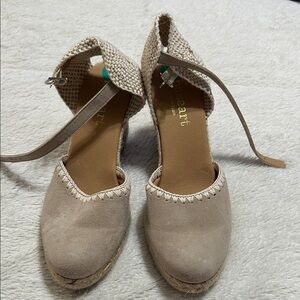 Elegant Beige Espadrille Wedges
